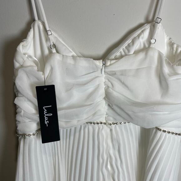 Lulu’s White Ruffles Dress NWT - Picture 6 of 12